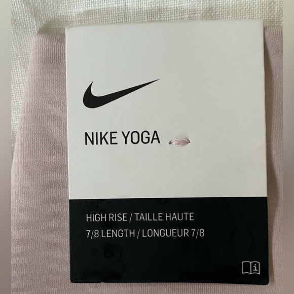 Nike Women’s Yoga Crossover Leggings - Picture 3 of 4